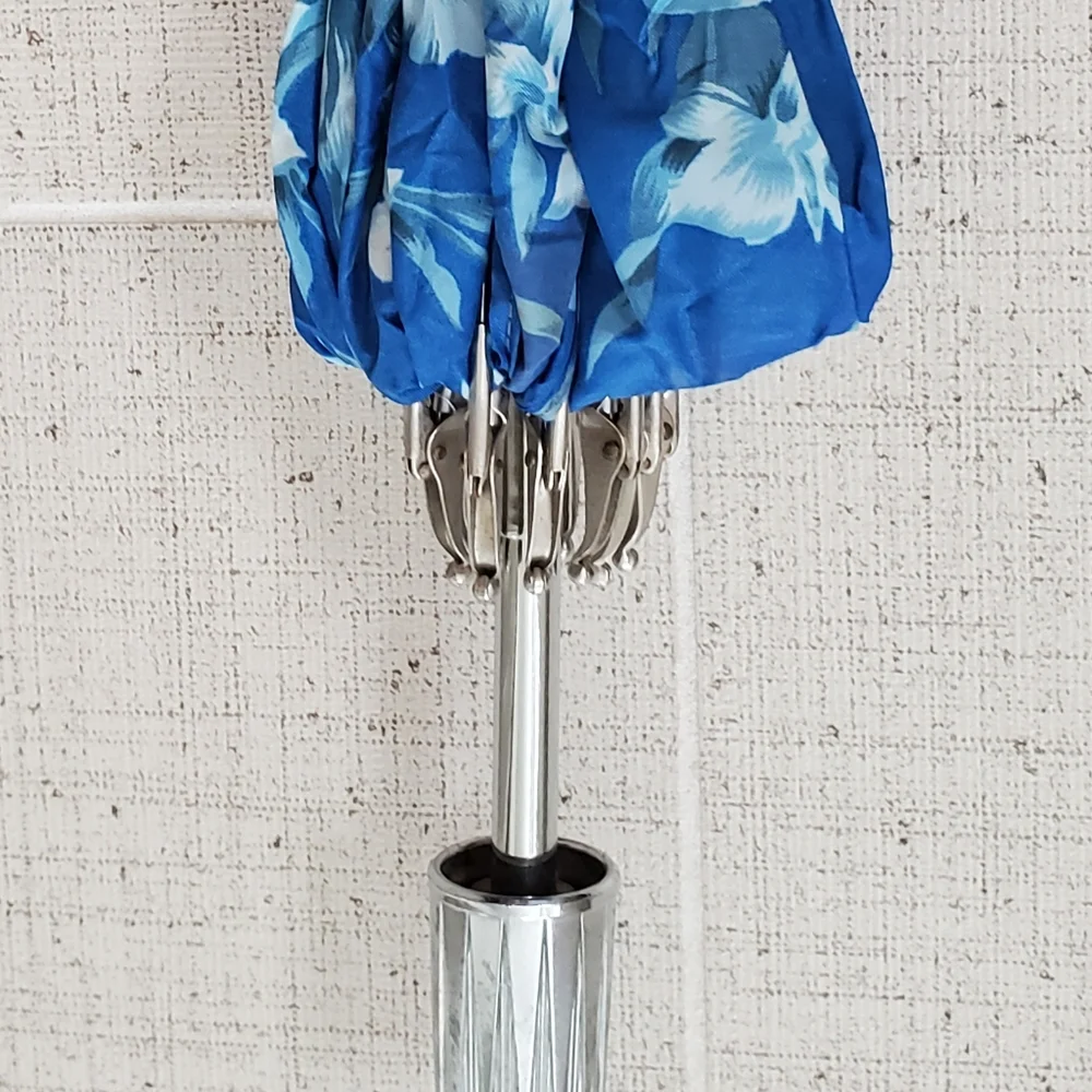Vintage Floral Sun/Rain Umbrella, Bi-Fold, Made In Kwangchow, Blue,White, Nylon - Picture 14 of 14